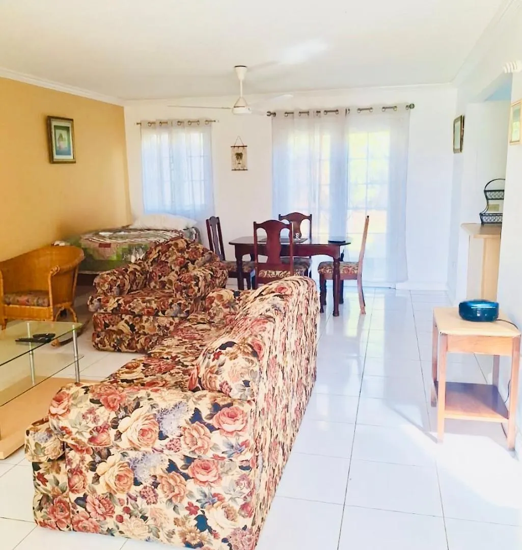 House With Pool, Shops, 3Mins From Montego Bay Airport And Near Beach Strip Jamaica